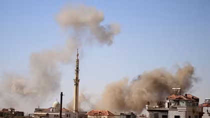 Quân đội Syria trút mưa bom, quyết ép phiến quân buông súng đầu hàng