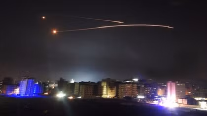 Tiêm kích Israel phóng tên lửa vào thủ đô Syria