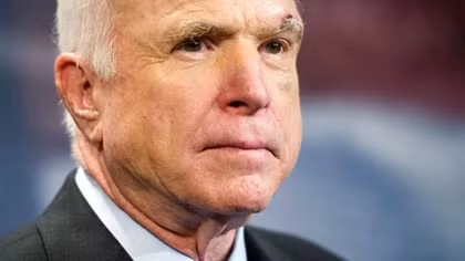 Thượng nghị sĩ John McCain qua đời