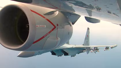 Mỹ "bực ra mặt" vì máy bay P-8A bị Su-35 Nga xua đuổi gần Syria