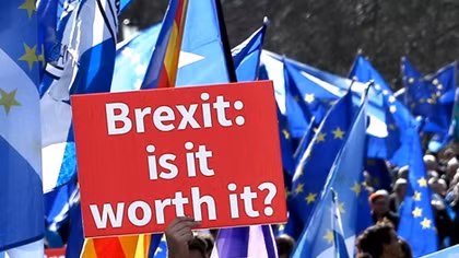 Gần 4 triệu Anh người kí tên đòi huỷ Brexit