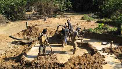 20 phu đào vàng bị sát hại dã man trong rừng sâu
