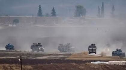 Thiết giáp Nga trúng bom trên đường tuần tra ở Syria
