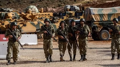 Bộ binh Thổ Nhĩ Kỳ vượt biên giới Syria, quyết tiêu diệt phiến quân thân Mỹ