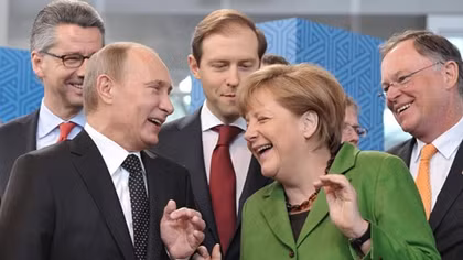 Thủ tướng Đức Merkel tới Nga gặp Tổng thống Putin