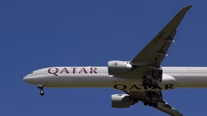 Bé sơ sinh bị bỏ trong thùng rác, Qatar khám xét phụ nữ trên 10 máy bay 