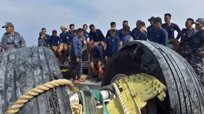 Hé lộ tốc độ kinh hoàng của máy bay Indonesia khi lao xuống mặt biển