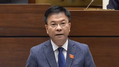 "Có luật ban hành chưa được một năm đã phải sửa"