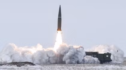 Nga khoe uy lực siêu tên lửa chiến thuật ngay sau vụ phóng ICBM của Mỹ