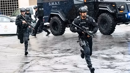 Đội SWAT vượt làn đạn cứu đồng đội từ hang ổ tội phạm ma tuý