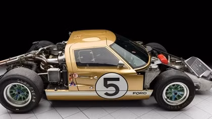Siêu xe làm lên lịch sử cùng Ford được bán với giá 250 tỷ 