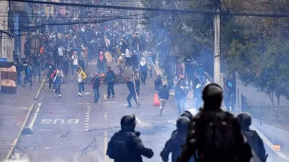 Ecuador rời thủ đô, giới nghiêm toàn quốc vì biểu tình bạo lực leo thang