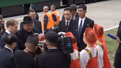 Nga tiếp đón Chủ tịch Kim Jong-un bằng món bánh mì đen truyền thống