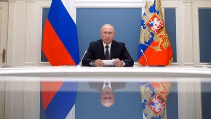 Tổng thống Putin tuyên bố vaccine COVID-19 Nga tốt nhất thế giới