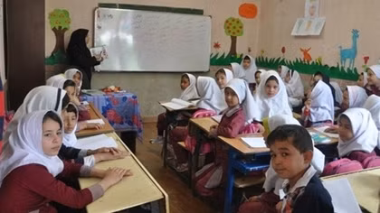 Iran cấm dạy tiếng Anh để...ngăn xâm lăng văn hoá