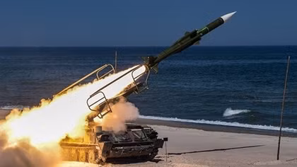 Loạt tên lửa Israel bị phòng không Syria bắn rụng