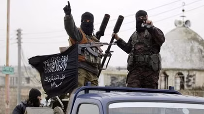 "Chiếc thòng lọng" đang dần siết chặt vùng lãnh thổ do IS kiểm soát ở Đông Syria
