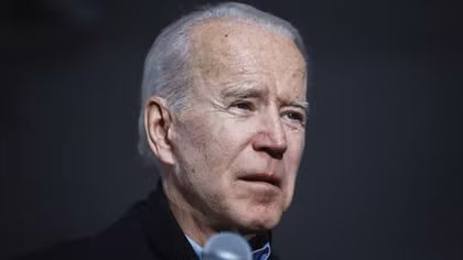 Ông Joe Biden phải vào bệnh viện