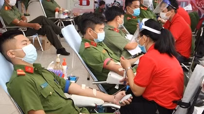 Công an tỉnh An Giang hiến máu tình nguyện