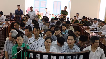 34 cán bộ Hải quan tỉnh An Giang hầu tòa vì nhận tiền “bồi dưỡng”