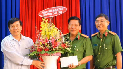 Thưởng nóng lực lượng Cảnh sát kinh tế tỉnh An Giang bắt lô thuốc lá lậu