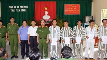 12 phạm nhân được tha tù trước thời hạn