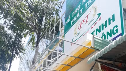 Chủ nhà nghỉ tự ý tháo dỡ, tiếp tục gây ảnh hưởng đến nhà hàng xóm