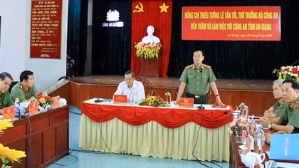 Thứ trưởng Lê Tấn Tới làm việc với Công an tỉnh An Giang