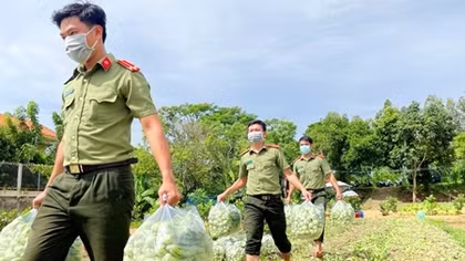  Công an An Giang gửi tặng TP Hồ Chí Minh 30 tấn nông sản