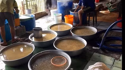 Phát hiện một cơ sở sản xuất thức ăn chay có sử dụng hàn the