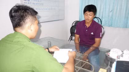 Con nghiện đâm người phụ nữ trọng thương vì không cho mượn xe