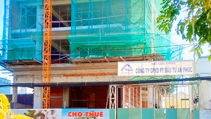 Đứt thang vận chuyển vật tư, 9 công nhân bị thương