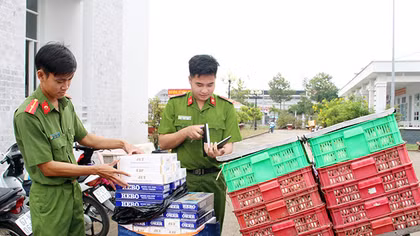 Phát hiện thủ đoạn mới của đối tượng vận chuyển thuốc lá lậu