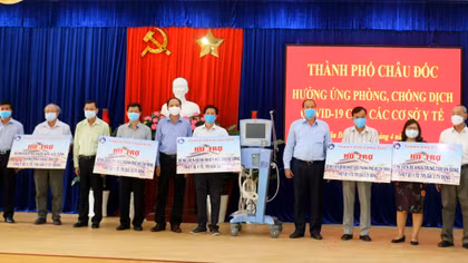 An Giang ủng hộ 30 tỷ đồng chống dịch COVID-19