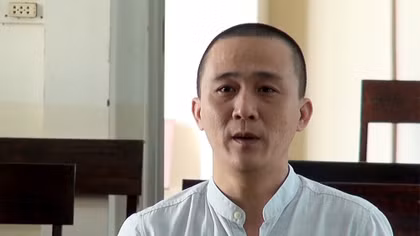 Thuê ô tô cầm lấy tiền qua biên giới đánh bạc