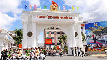 Công an TP Cần Thơ ra quân vận hành phương tiện dẫn đoàn bảo vệ các đoàn đại biểu APEC 2017