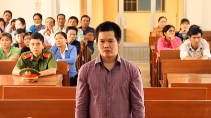 Đi đòi nợ hụi cho mẹ, đâm 2 người thương vong