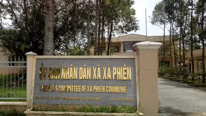 Bí thư xã bị đề nghị cắt chức vì quan hệ bất chính 