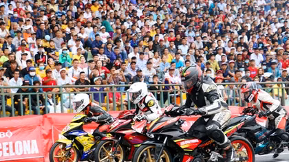 Tranh tài kịch tính tại Giải đua xe mô tô toàn quốc 2019