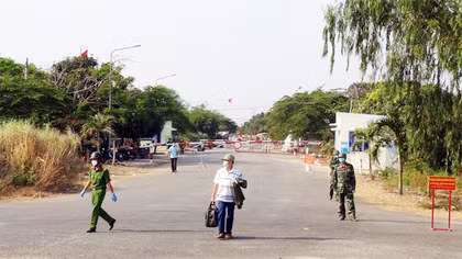 An Giang cách ly gần 2.200 người Việt Nam về từ Campuchia 