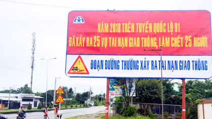 Cần Thơ thay đổi nội dung tuyên truyền về ATGT trên pano