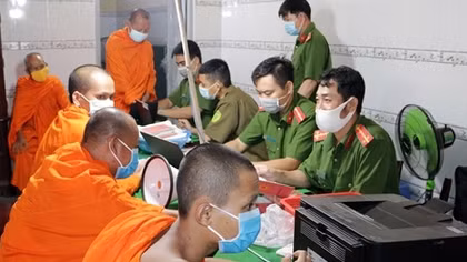 Phát huy vai trò chức sắc, người có uy tín trong đồng bào Khmer trong cấp CCCD