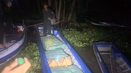 Thu giữ gần 20.000 khẩu trang y tế không rõ nguồn gốc