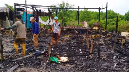 Ngọn lửa thiêu rụi căn nhà, 7 đứa trẻ may mắn thoát chết