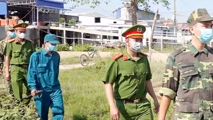 Công an An Giang tăng cường CBCS hỗ trợ huyện biên giới An Phú dập dịch