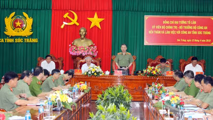 Bộ trưởng Tô Lâm kiểm tra công tác tại Công an tỉnh Sóc Trăng 