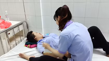 Hơn 90 công nhân tại Bến Tre nhập viện nghi ngộ độc thực phẩm