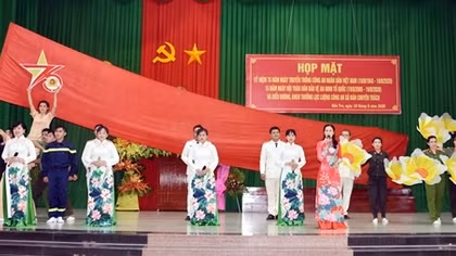 Công an Bến Tre họp mặt kỷ niệm 75 năm Ngày truyền thống CAND Việt Nam