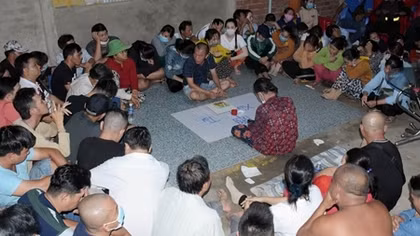 Bắt 66 đối tượng trên sòng bạc tiền tỷ ở Bến Tre