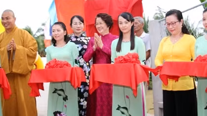 Gia đình cụ bà ở Hòa Bình xây tặng cầu giao thông dài 72m tại Bến Tre